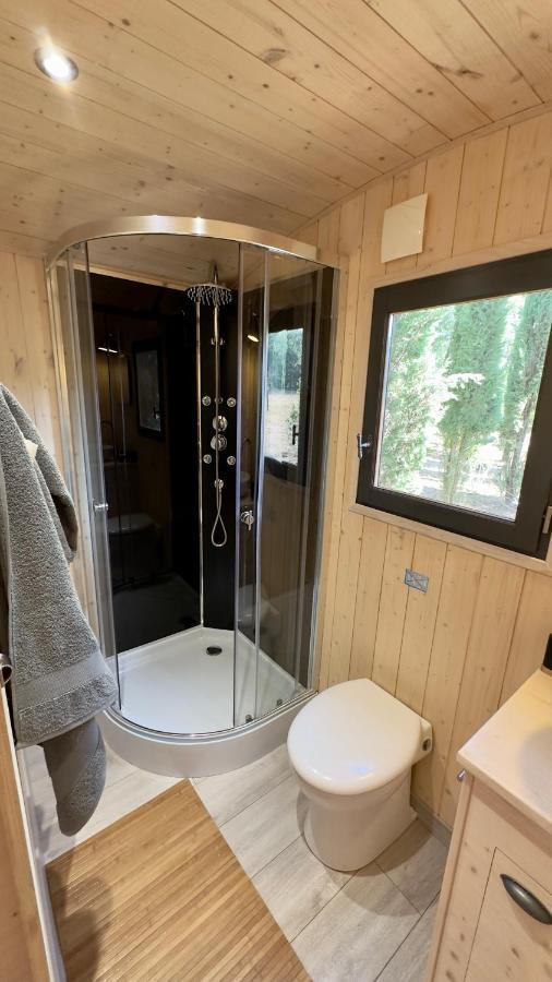 Superbe Roulotte De Charme Hotel Bagnols-en-Forêt Екстериор снимка